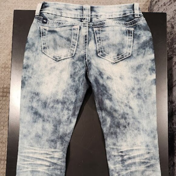 Almost Famous Size 0 Distressed Skinny Jeans - Picture 3 of 12